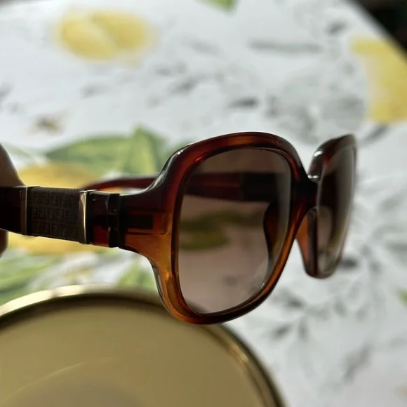 Fendi Brown Sunglasses. Don’t have case. Will send in protective package FENDI First Crystal FE4075US 30J Shiny Gold Brown Lens  main image 4